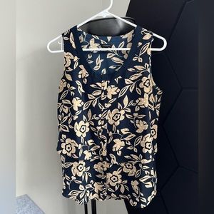 ✨2/$20 | Ann Taylor Tiered Sleeveless Top